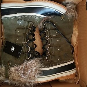 Joan of Artic Sorel Snow Boots